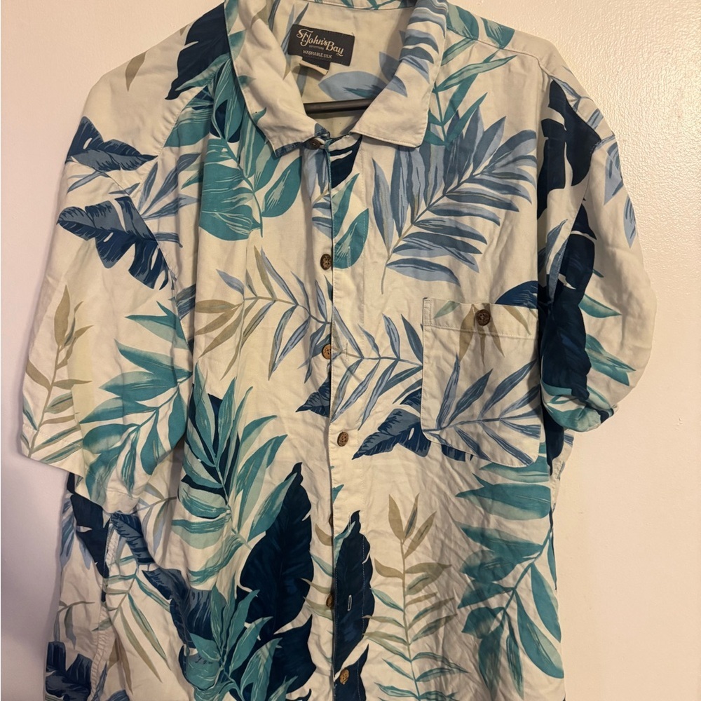 St. John’s Bay Men’s XXL Tropical Leaf Print Short Sleeve Button Down Silk Shirt